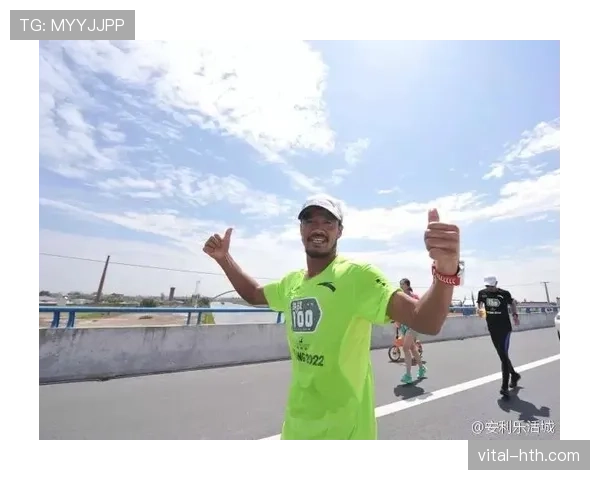 杨威家的冰箱里居然塞满了蛋白粉，连饮料都得排队放？